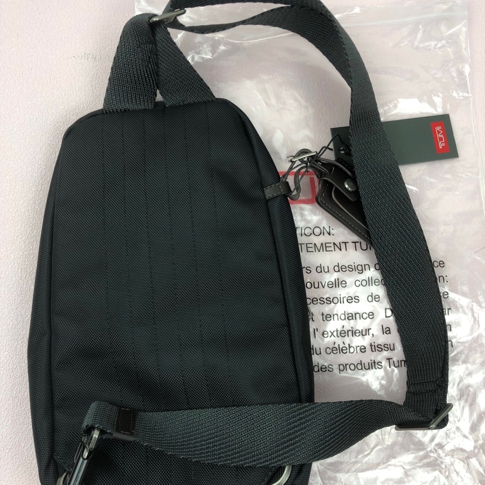 TU.MI SLING BAG In black - Picture 5 of 8